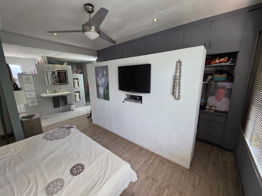 6 Bedroom Property for Sale in Heuwelsig Free State